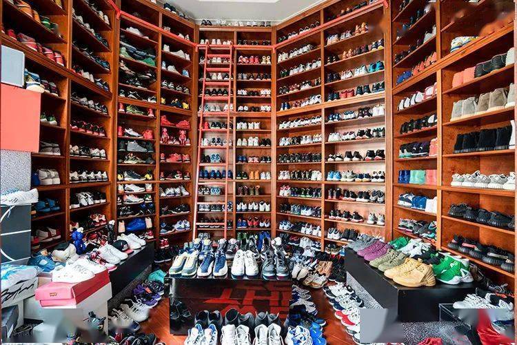 Yeezy|鞋柜就值 1.5 亿!他和 AJ 联名,却对侃爷原味 Yeezy 情有独钟!