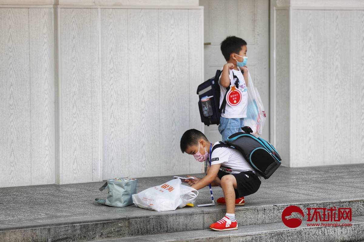 中小学|今天，武汉市2842所中小学幼儿园的139.9万学生全面开学