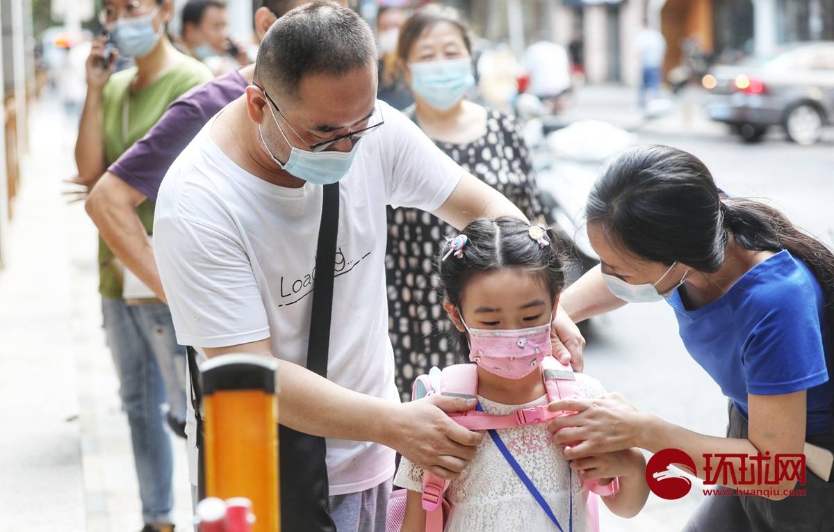 中小学|今天，武汉市2842所中小学幼儿园的139.9万学生全面开学
