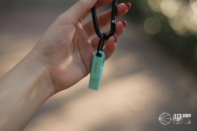 手机|摄影师的救命稻草：闪存小火箭轻松导片儿秒上传，手机电脑转换自如！