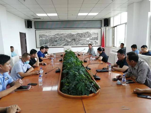 洮南市政府副市长吴爽,林继春深入农贸市场 实地调研改造情况