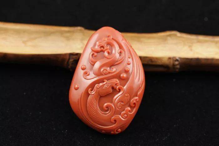 五行|戴什么最转运！命里喜火戴南红，命里缺土戴蜜蜡……（太准了）