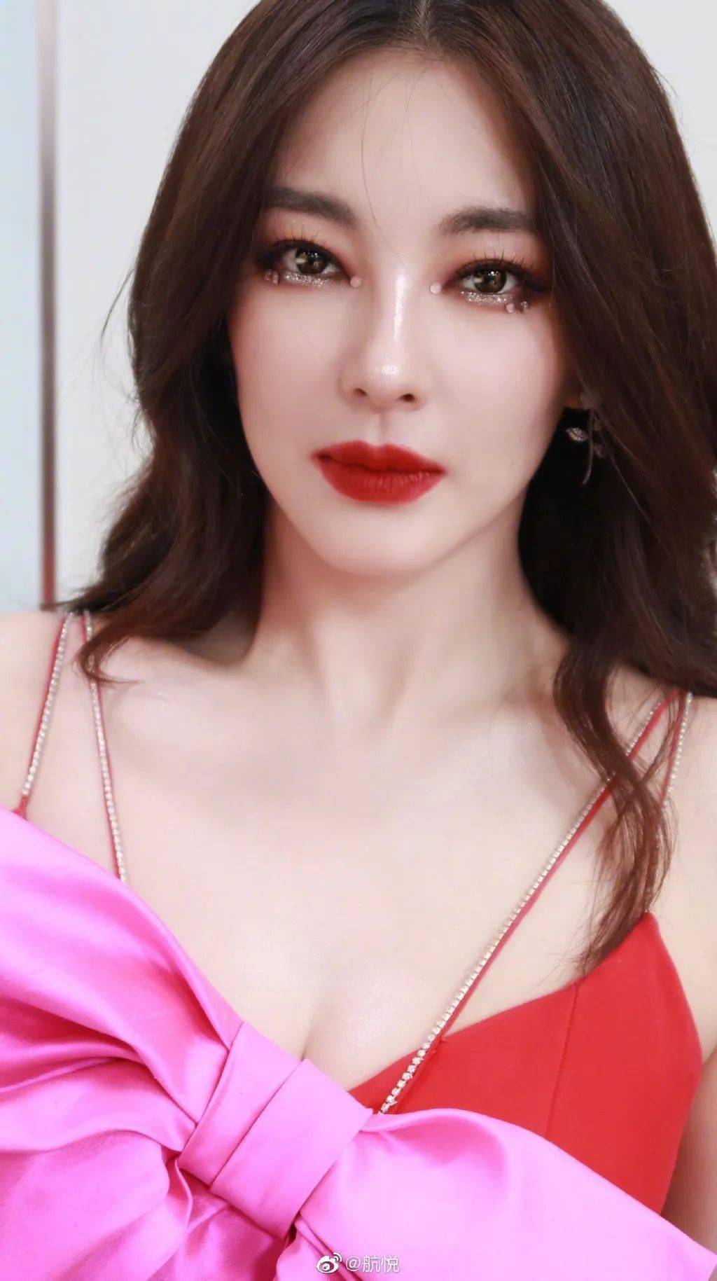 强肤光|美人计 | 女生见人才化妆（ps . 同事除外）