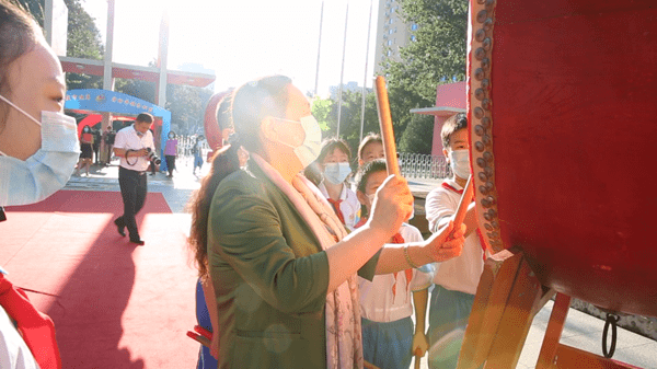 生活|花式开启新学年 各学校心意满满