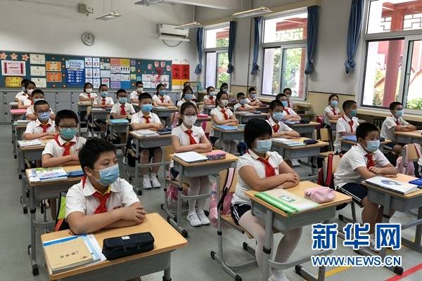 生活|花式开启新学年 各学校心意满满