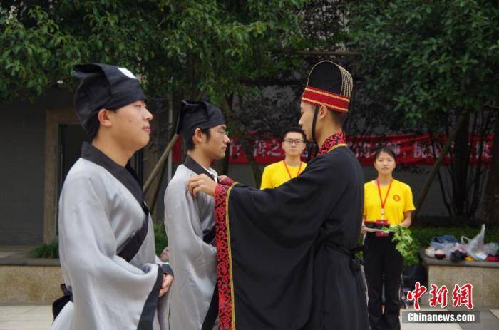 知识|古代“入学”冷知识:多大上学?有什么仪式?