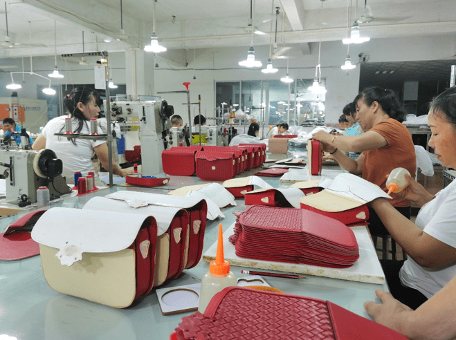 淘宝|广州箱包市场掀起入“淘宝潮”：小众品牌组团出道，增长行业第一