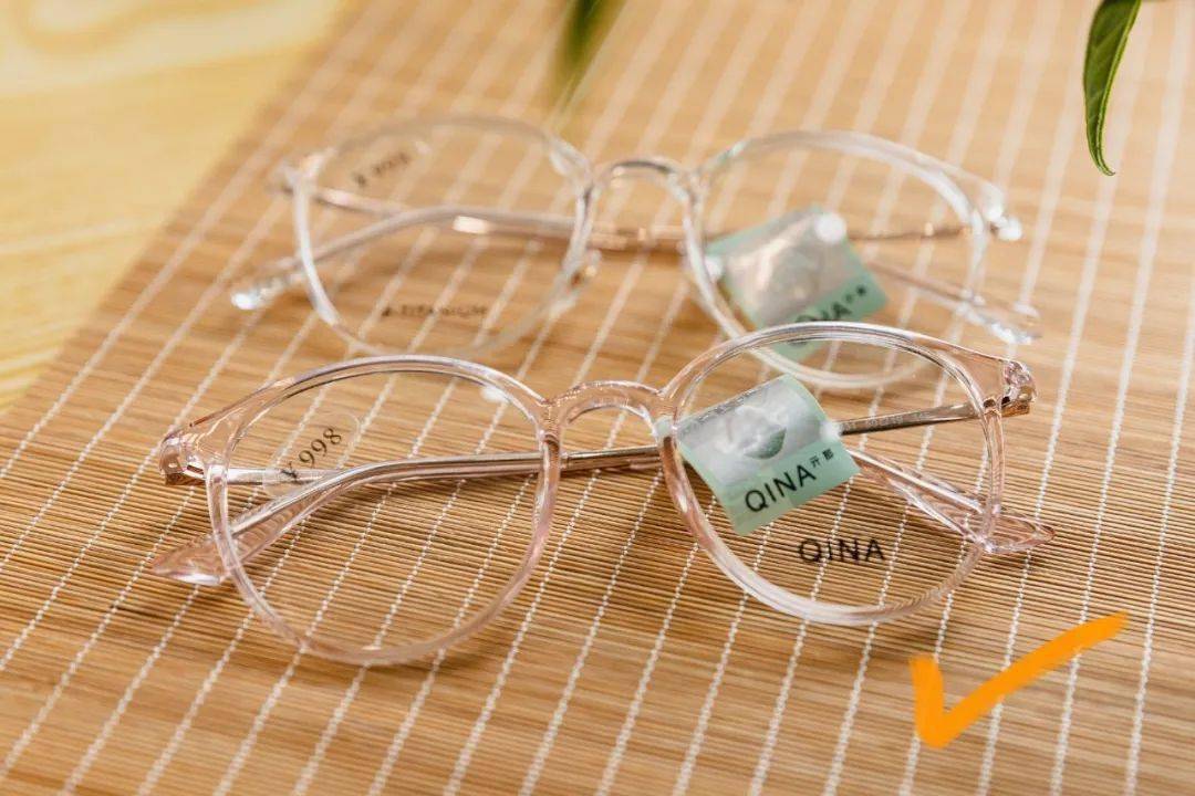 镜片|99元配防蓝光镜，告别“土黑框”和“啤酒瓶底”，高度近视应该这样挑眼镜！