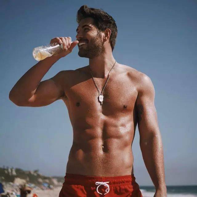 Nick|BVLGARI 推出新款香氛，代言人是他，我可以！