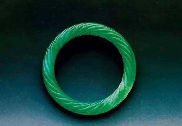 婚姻|“亿万名媛”芭芭拉·霍顿，用珠宝堆砌的一生