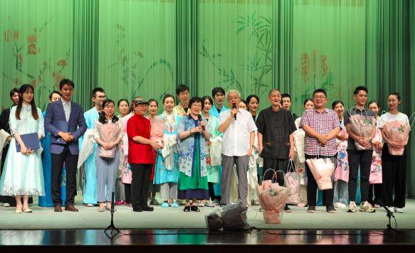 杨贵妃|第一次参加昆曲期中考试，“唐明皇”“杨贵妃”给这群大学生昆虫打几分？