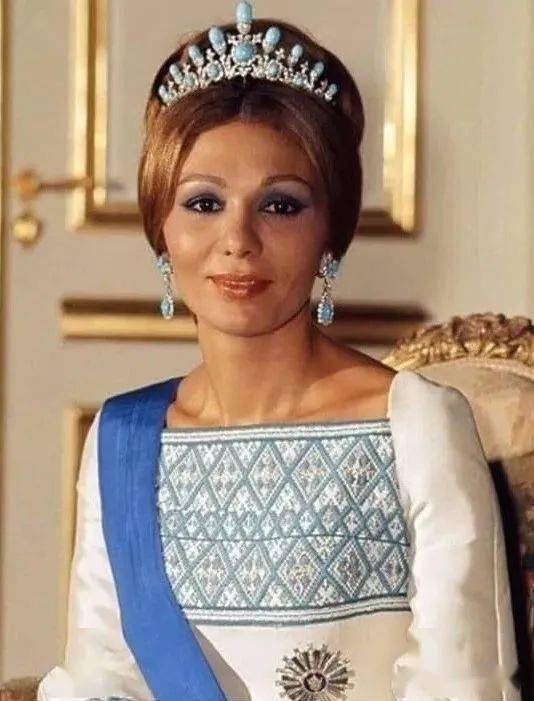 王室|王室冠冕上的主角,文玩圈的宠儿…绿松石到底有啥魔力?