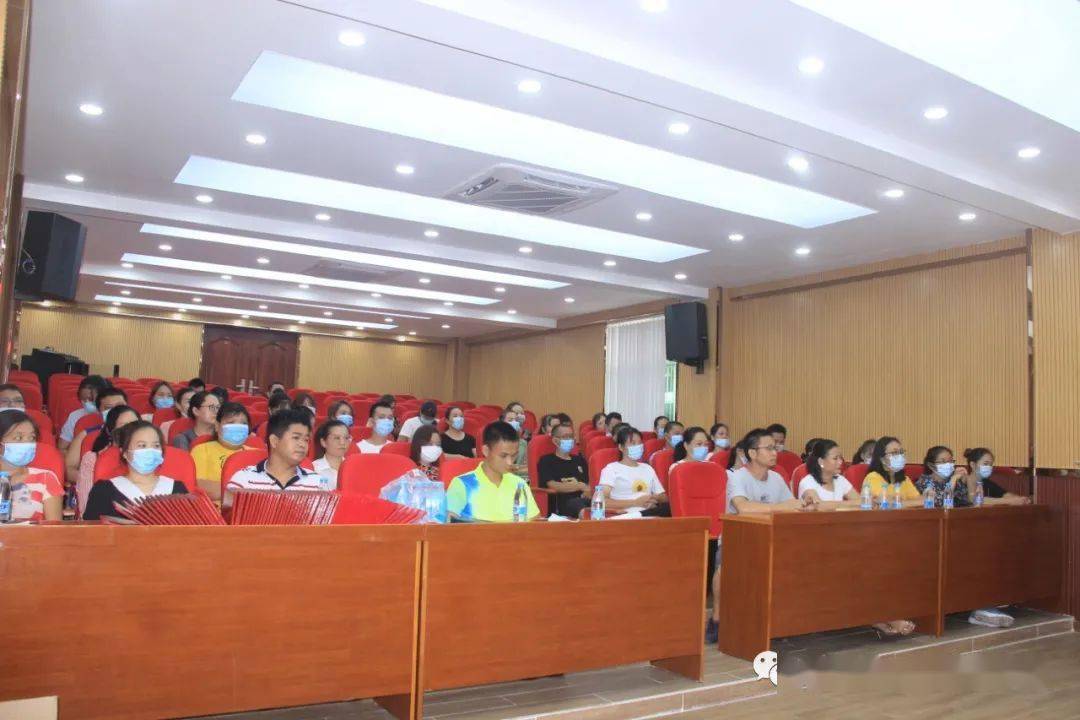 怎么当好家委会会长 17c2fb95b28c422198ee7fe97682680d.jpeg