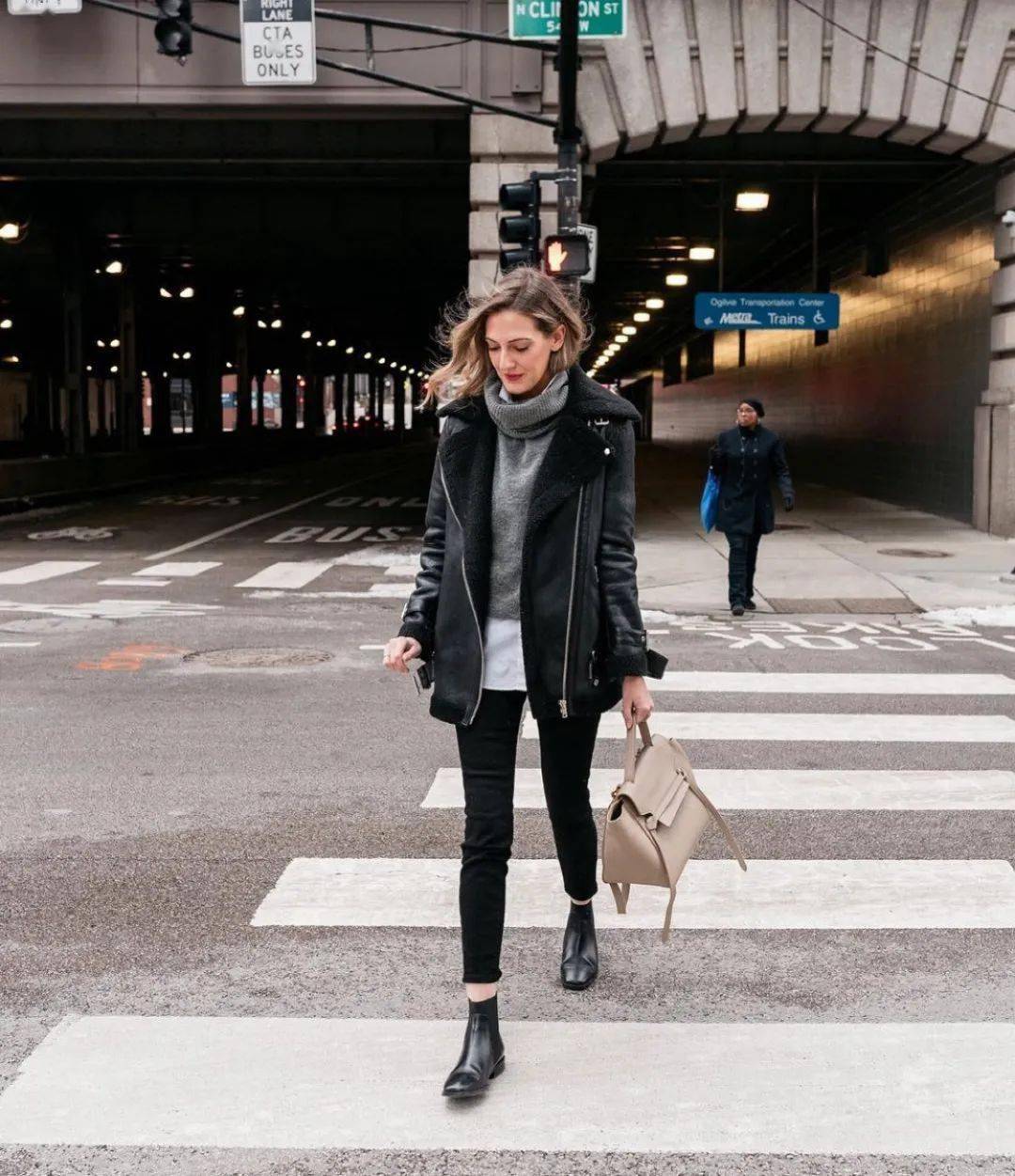 仙女们|格纹衫 + 短靴，早秋这么穿A到爆 ！