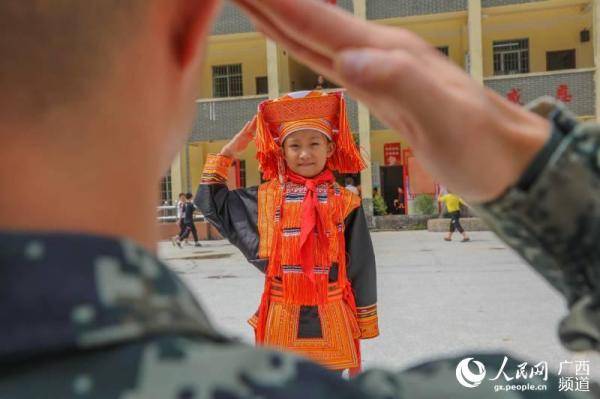 果志远|武警官兵走访慰问援建学校共度“别样”教师节