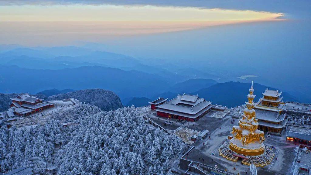 请回答,"天府旅游名县"——峨眉山