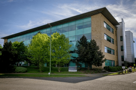 疫苗|牛津参与的新冠疫苗试验全球叫停 志愿者亲述接种后感受…