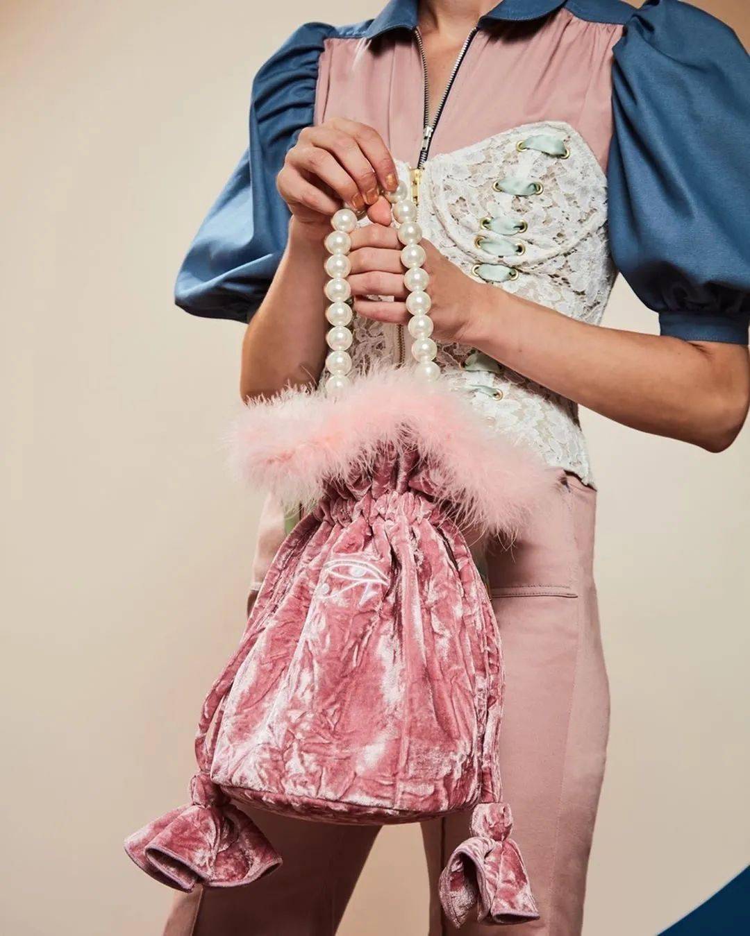 Pose|做过DJ、搞过造型！Pameo Pose用「天鹅湖」延伸复古美学