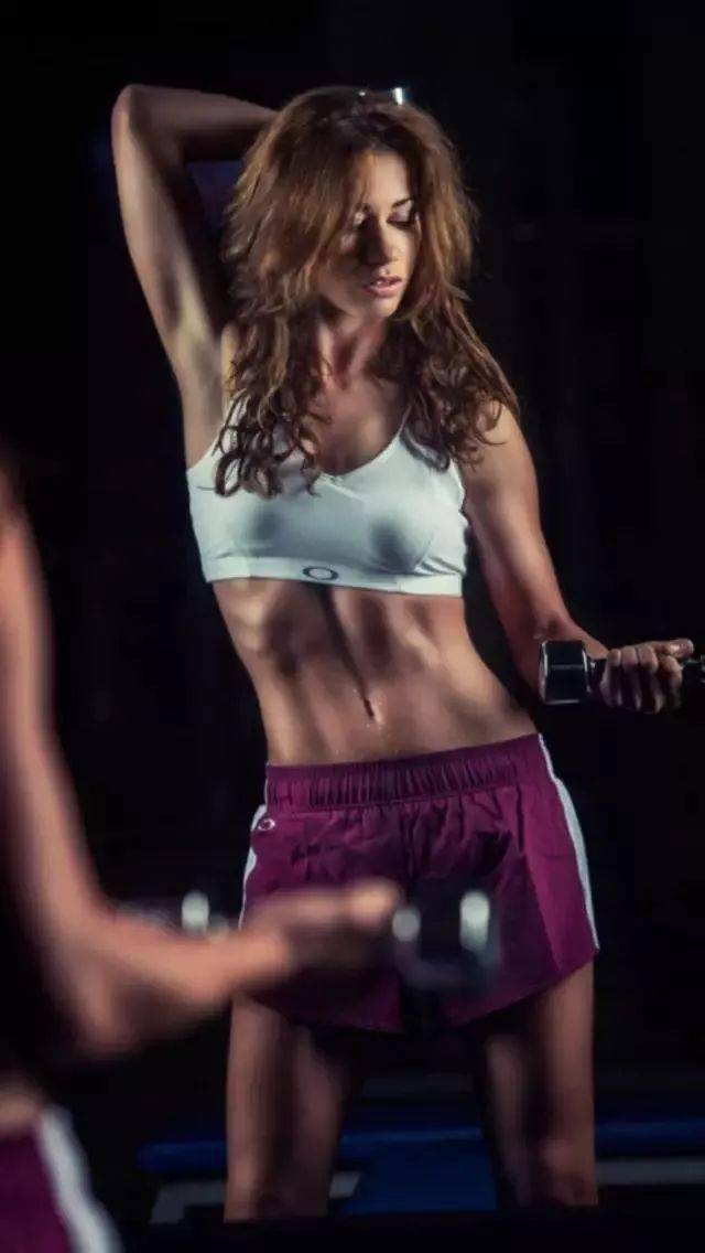 生活|泰国小哥花15万整形，成功从屌丝逆袭变男神！