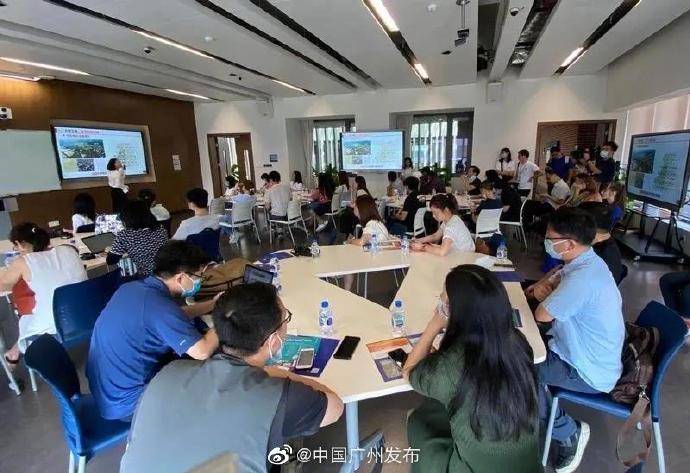 支教团|华工新生开学典礼，这一幕让人泪目…