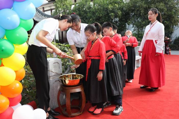 德州|弘扬传统文化、培植做人之根，德州阳光未来外国语学校举行开学典礼