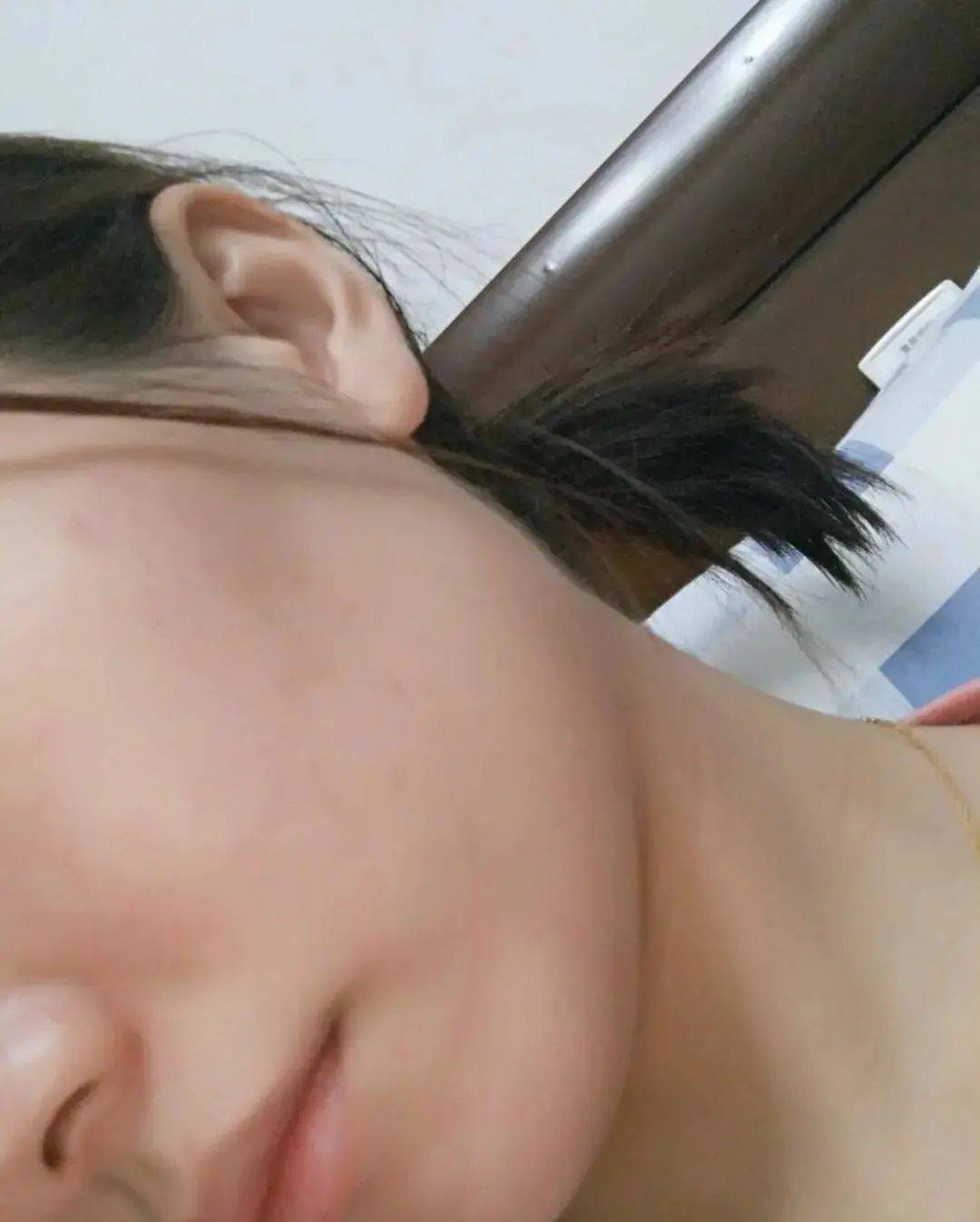 贫民窟|杨幂熬夜后护肤要花2万块？怪不得皮肤吹弹可破！贫民窟女孩就不配消除熬夜痘、黑眼圈吗？