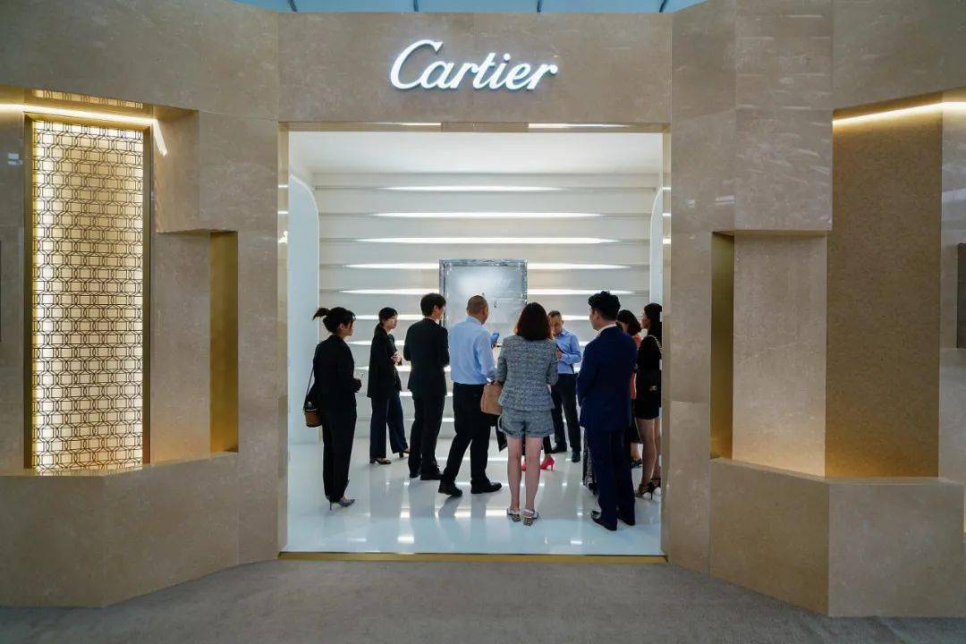 4月|戳进来 | 1725万的表，戴上之后我飘了