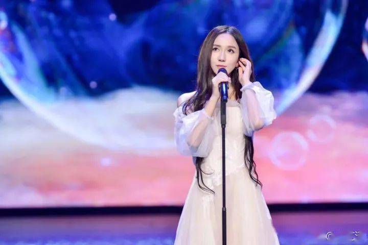 脸型|换个刘海老十岁？千万不要被这个发型给坑了...