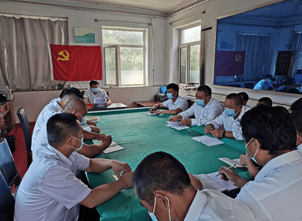 豪门国际官网_*
【森工动态】伊春森工南岔林业局公司： 小小“微党课”   到处“传党音”(图3)