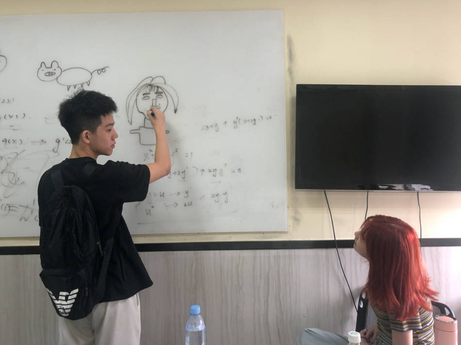 姜林皓|摄影记疫｜留学生姜林皓：美国老师强忍着泪水与我们告别