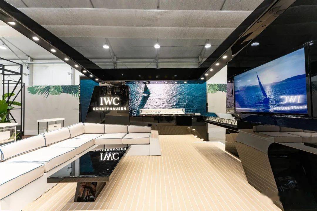 制表|午夜表情 | 终于等来了今年第一场表展,大家都卯足了劲儿。