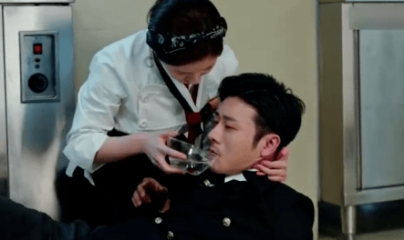 泡泡|赵露思新剧《我，喜欢你》超搞笑！人型泡泡机太绝了！