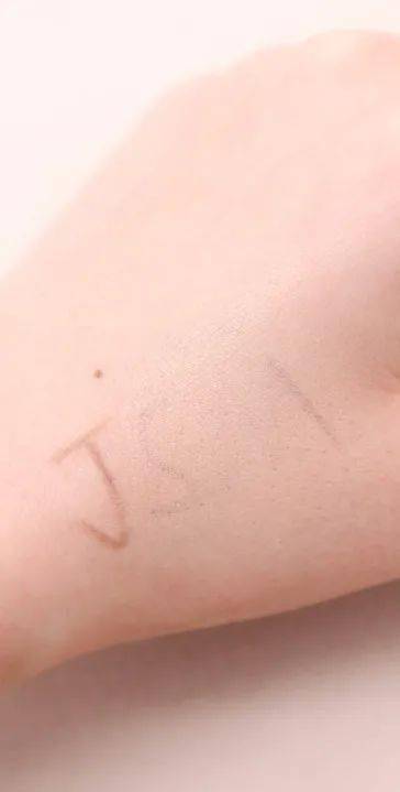 郑瑄茉|BLACKPINK回归造型都是天价？深扒明星化妆师用什么！