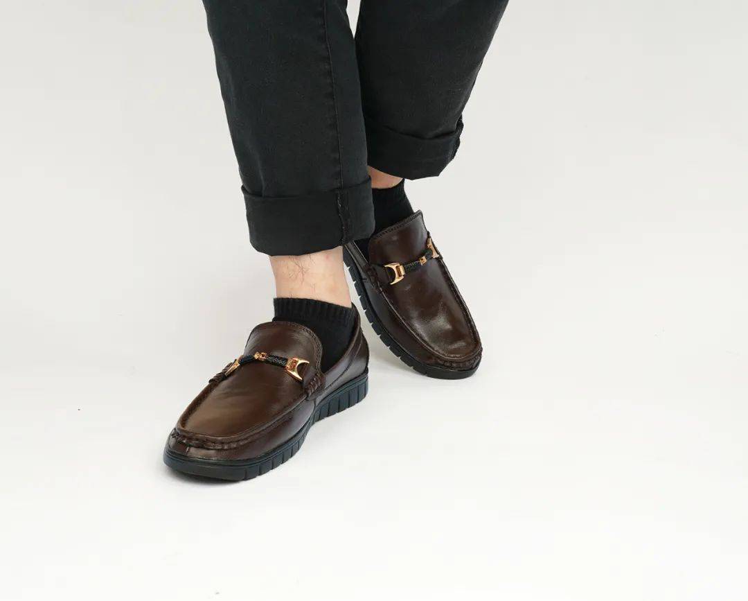 亚洲人|专为亚洲人脚型设计，柔软轻便、不磨脚，一年四季都能穿，百搭潮款穿出你的风格！