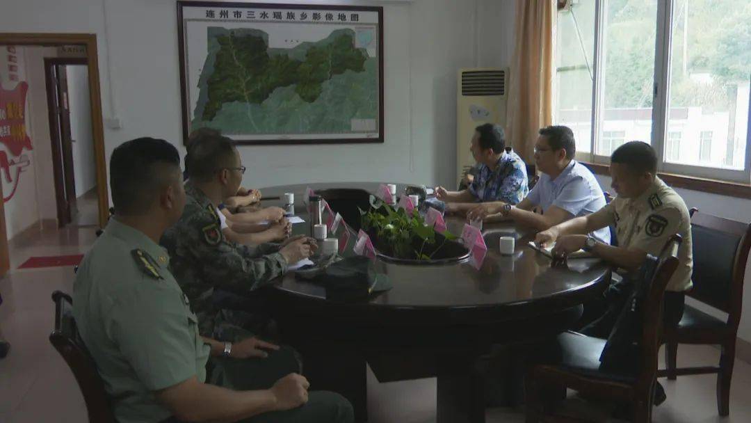 清远军分区司令员龚昌平调研三水乡武装工作