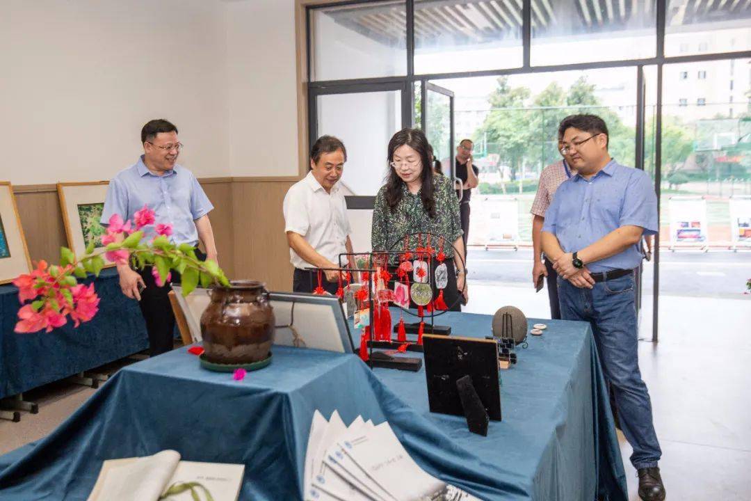 郑利敏副书记一行在富阳区教育局党委书记,局长方亮,区教育局党委委员