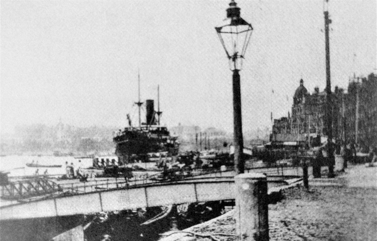 电灯|【海上记忆】上海如何进入电灯时代？从南京路这盏路灯亮起说起