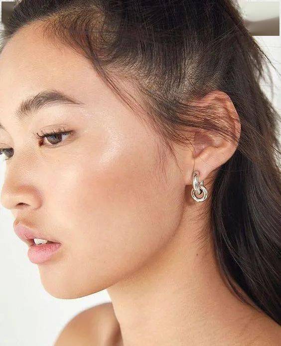 肌肤|水光妆升级版来了,又美又立体的海豚玻璃肌你听过吗?