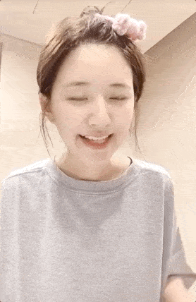 搪瓷|被赵露思的塑料韩语圈粉，但细看她搪瓷肌才更吸睛！