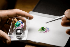 富婆|钻石暴跌，1克拉成白菜价？可为啥这些富婆却越买赚越多……