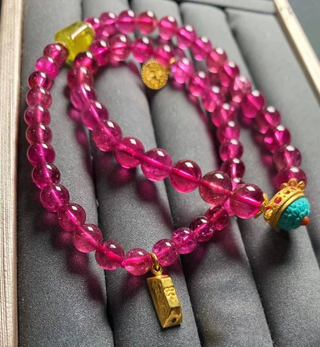 老年人|41岁女子10年时间里和8名老年人结婚 骗走大量珠宝和钱财后悲剧