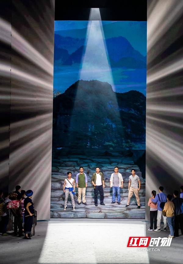 颂歌|背后④丨为何“一步千年”？ 《大地颂歌》为你揭晓