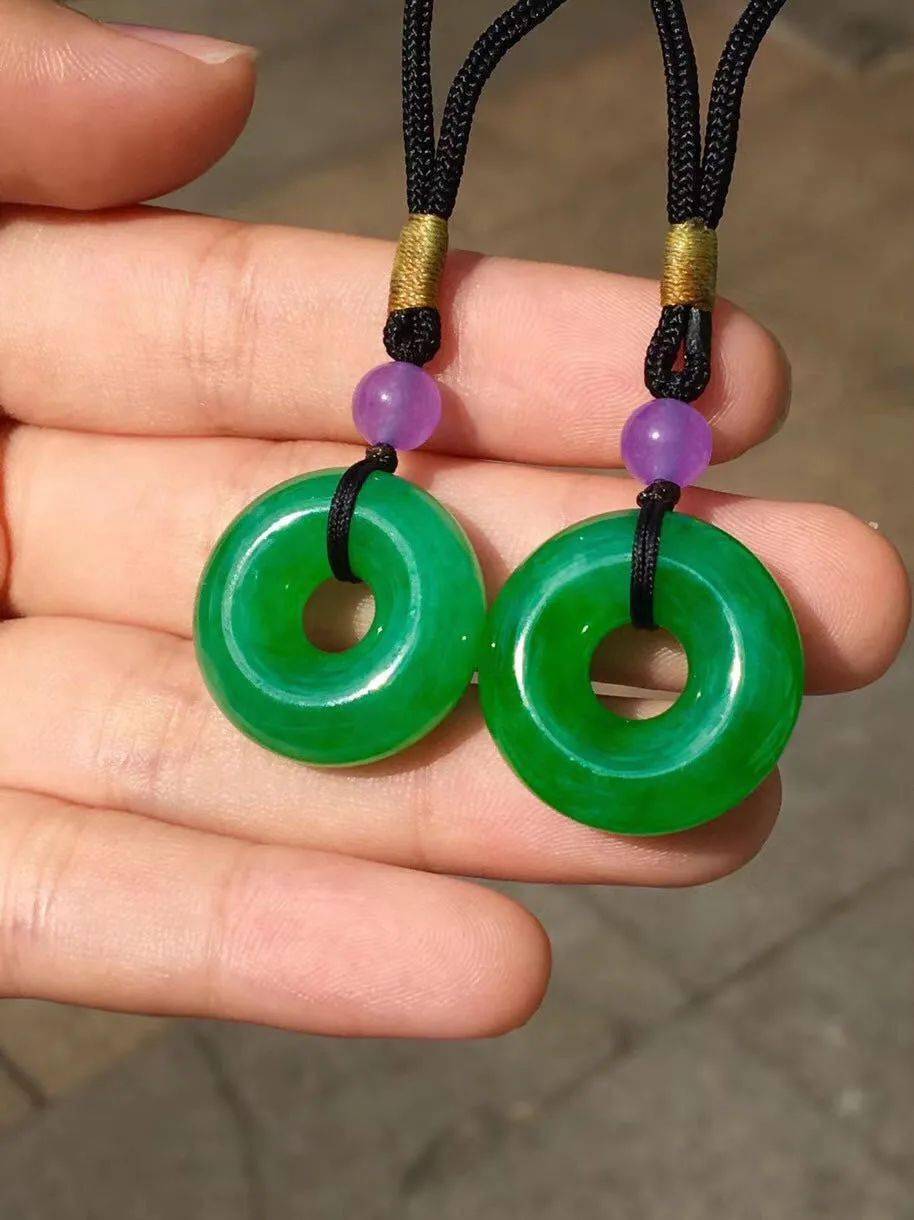 老年人|41岁女子10年时间里和8名老年人结婚 骗走大量珠宝和钱财后悲剧