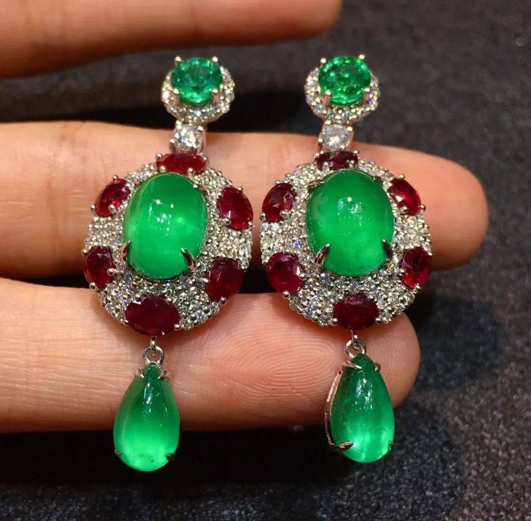 老年人|41岁女子10年时间里和8名老年人结婚 骗走大量珠宝和钱财后悲剧