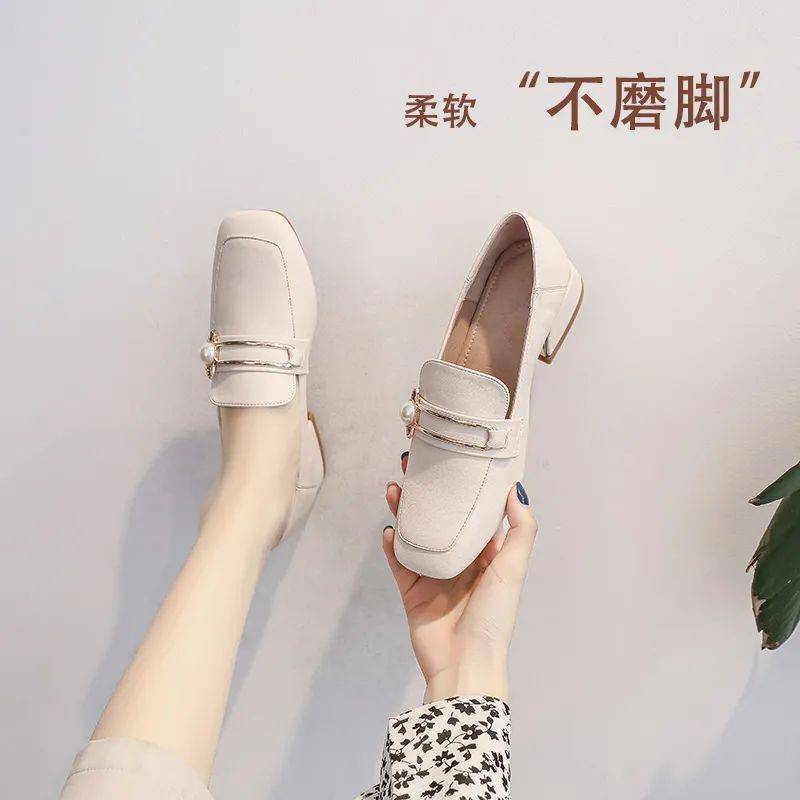 上流社会|女明星轻松入秋,必备乐福鞋,穿上一秒变“上流社会”!