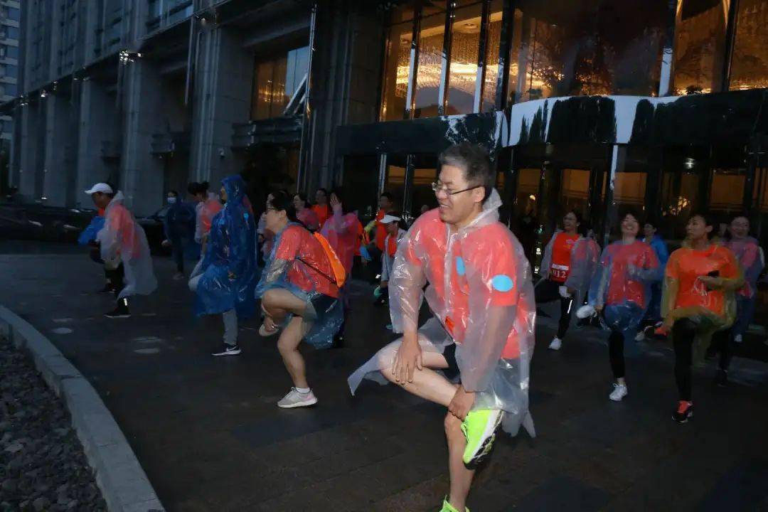 风里|风里雨里，我们如约在这里