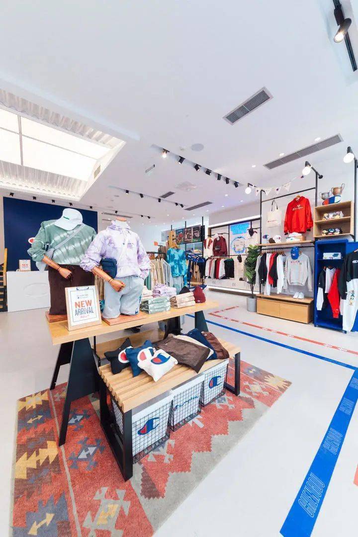 品牌|RAF SIMONS 将推出首个女装系列