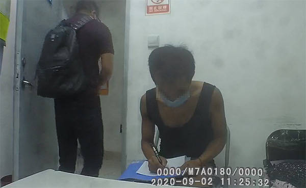 地铁|两周被厕所门“撞伤”三次，男子在上海地铁内连续碰瓷被刑拘
