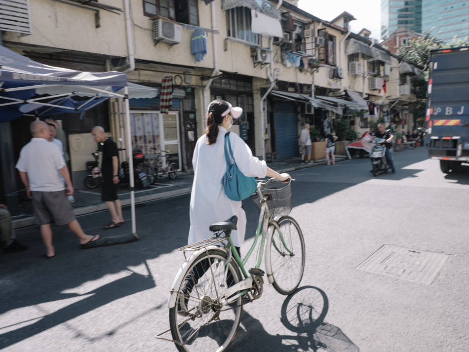 工作|沪上一日｜防疫下半场，超大城市中的社区医生