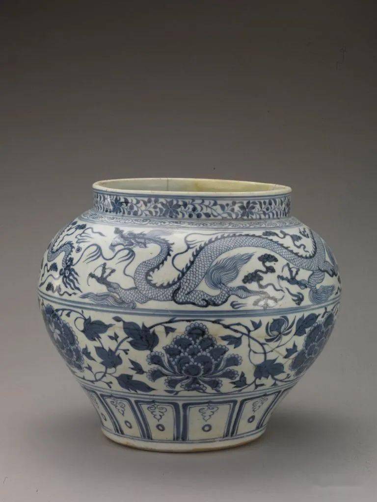 古陶瓷上最经典的纹饰：缠枝花、折枝花傻傻分不清？一文读懂它们的区别